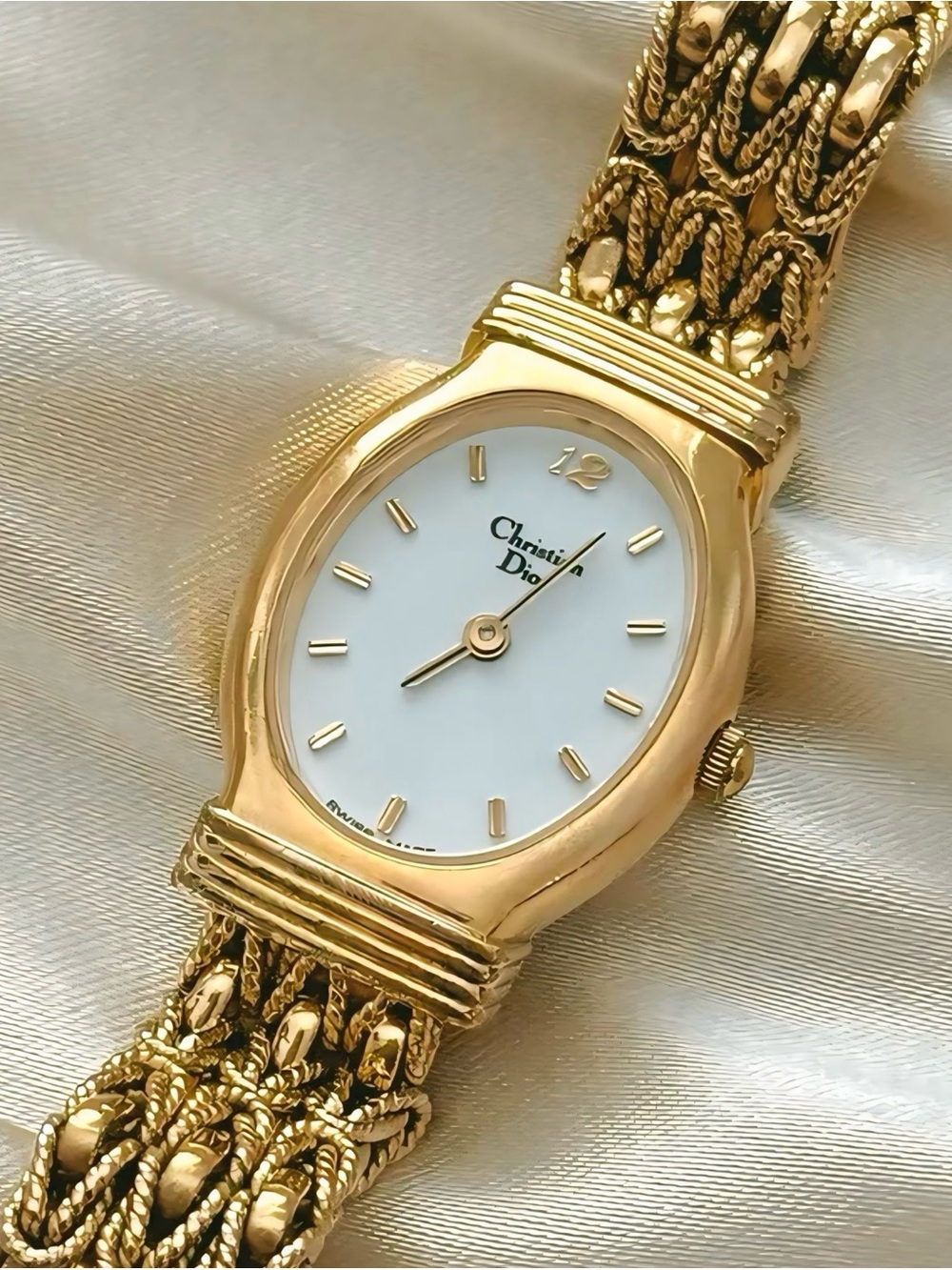 AUTHENTIC VERY RARE VINTAGE DIOR GOLD WATCH - WITH BOX - Picture 3 of 9